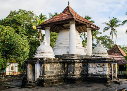 Gadaladeniya and Lankathilaka Temples