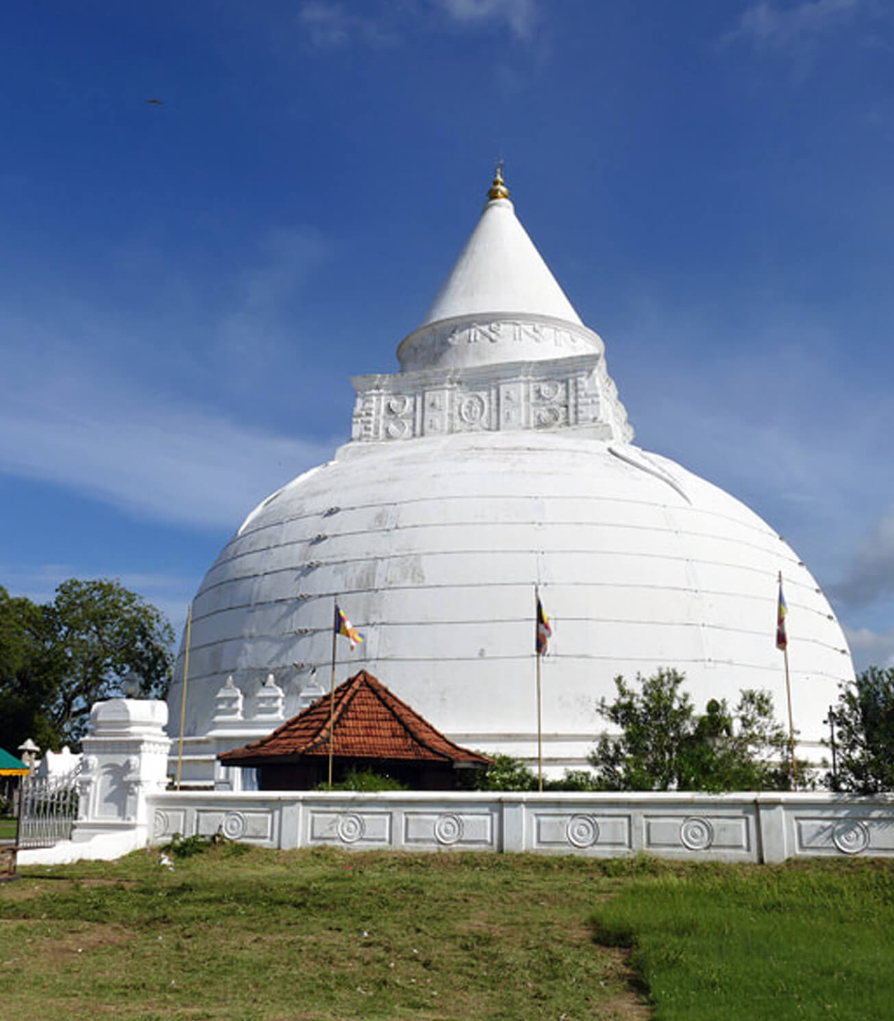 Tissamaharama three-park wildlife circuit Udawalawe Yala Bundala one day motorcycle Sri Lanka